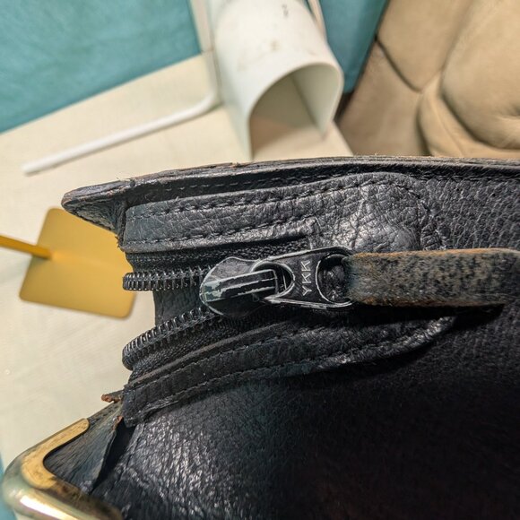 VALENTINO GARAVANI BLACK LEATHER CLUTCH AUTH VTG FEATURING GOLDEN HARDWARE - Picture 7 of 13